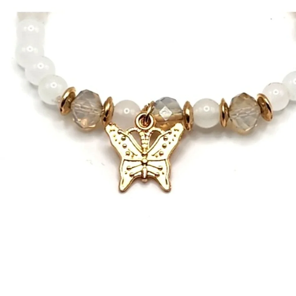 Gold Tone Butterfly Charm Beaded Bracelet Women's Stretch Frosted Beads New - Picture 2 of 3